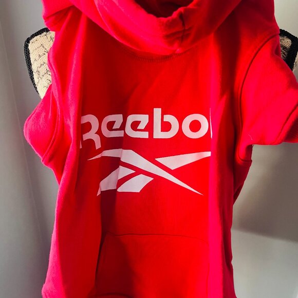 NWT Reebok Dog Hoodie – Fleece Dog Sweater with Leash Hole, Cold Winter Red - Picture 2 of 10